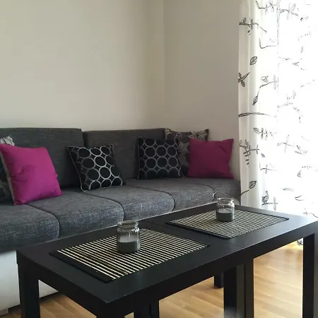 Spacious Sea View With Garden In *