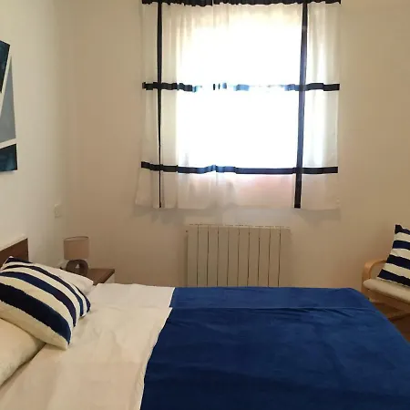Spacious Sea View With Garden In