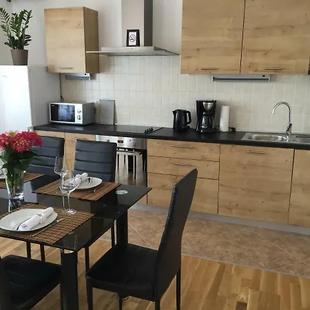 Apartment Spacious Sea View With Garden In